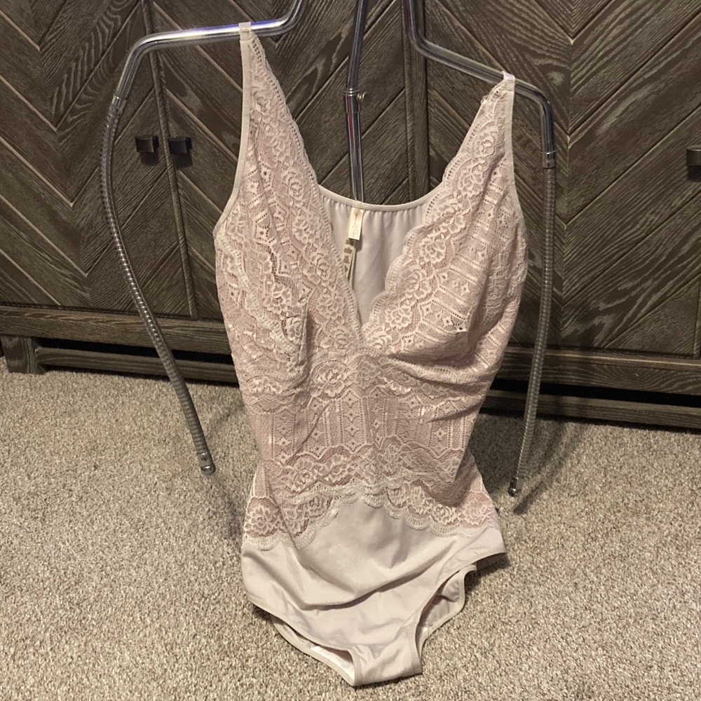 Rhonda Shear Lace Shapewear in tan